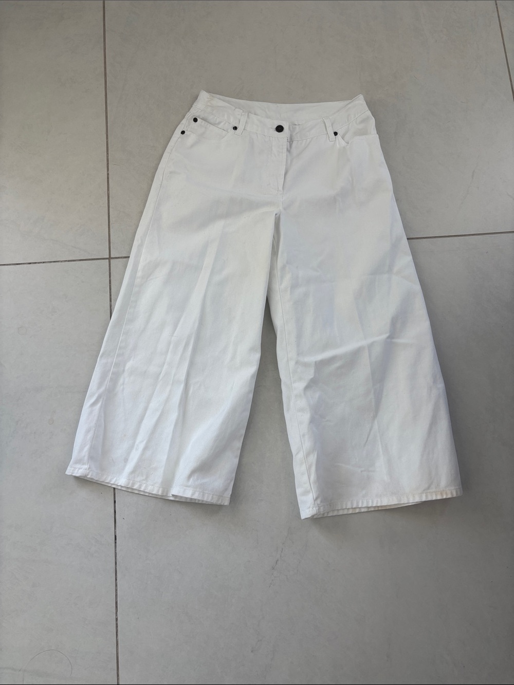 High-Waist White Wide-Leg Cropped Jeans for Women